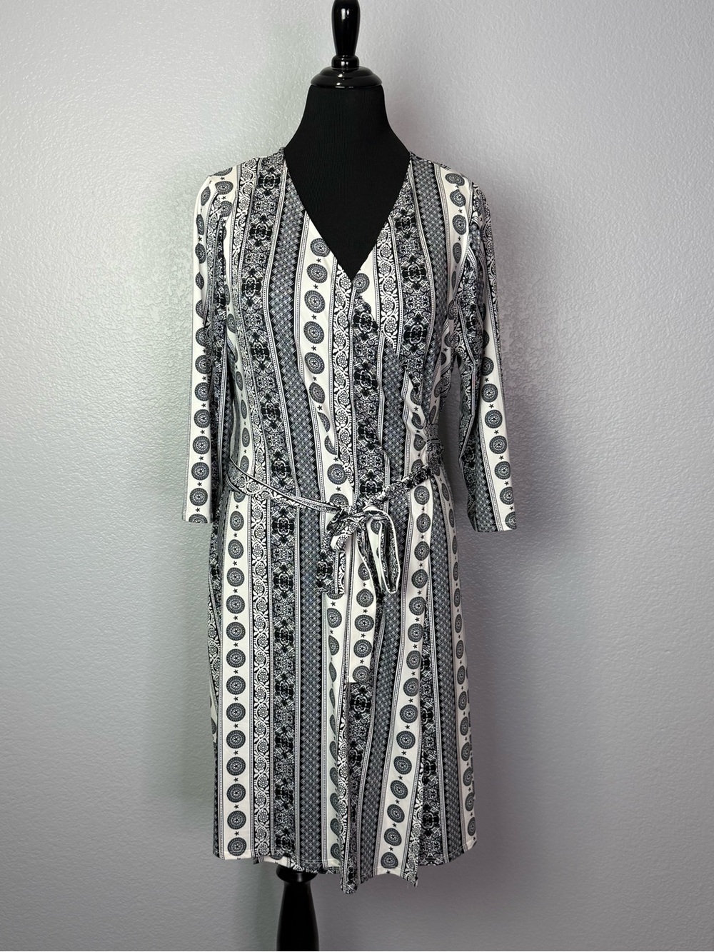 Lularoe XL Michelle Wrap Dress Black and White Boho Print
